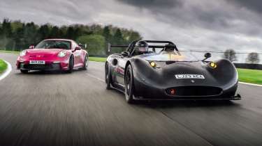 Porsche 911 GT3 Manthey Racing v Spartan